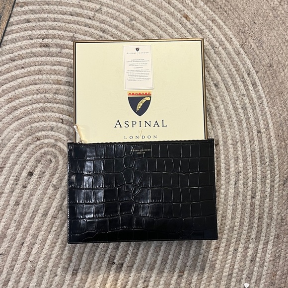 Aspinal of London Large Essential Flat Pouch Black Croc embossed New in Box - Picture 1 of 5